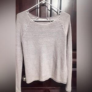 Old Navy Women's Light Gray Crew Neck Sweater